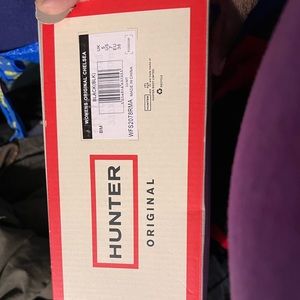 This boots are barely used. Is in a good condition